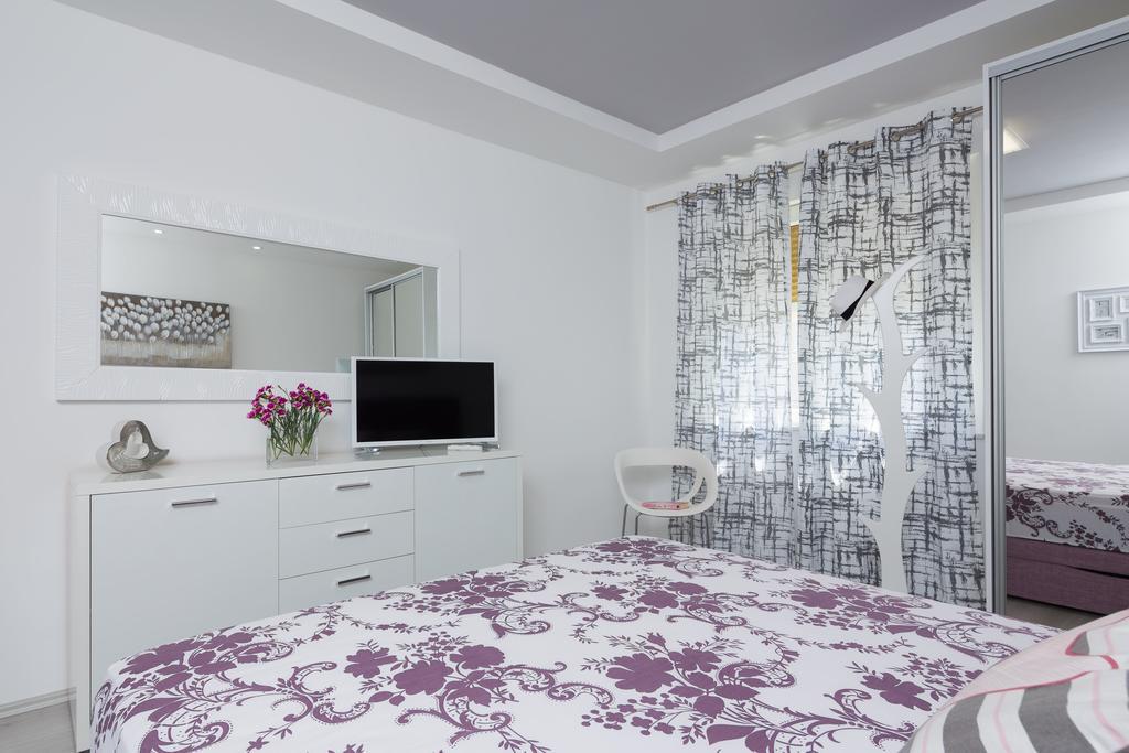 Old City Luxury Apartment Iris Split Buitenkant foto